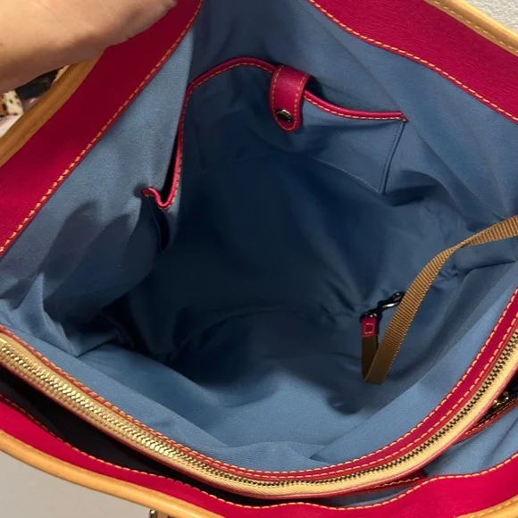 Dooney & Bourke Black Patent Tote with Tan Trim and Pink Interior w/ Reg. paper - Picture 4 of 13